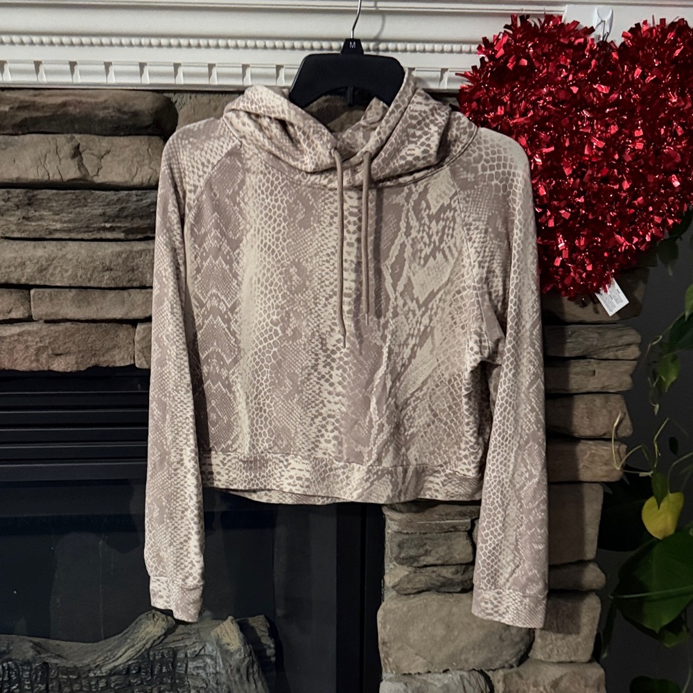 Mono B Beige Snake Print Cropped Hoodie